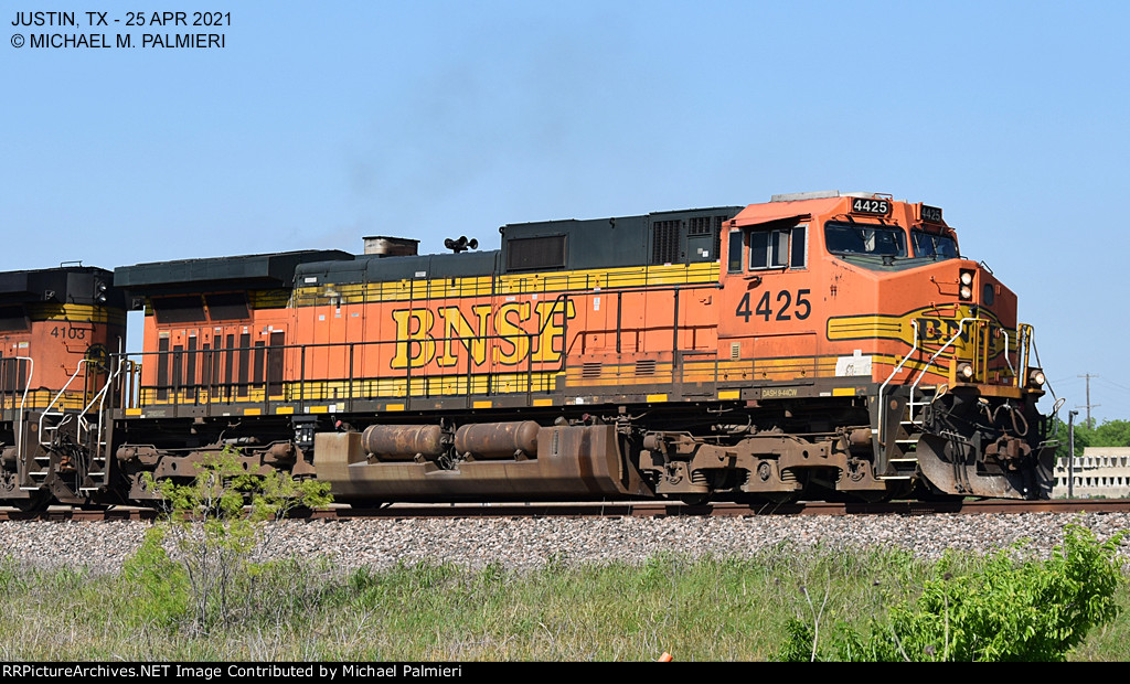 BNSF C44-9W 4425